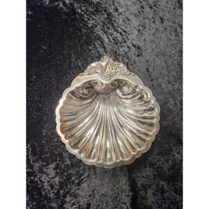 Vintage Baroque By Wallace 278 Silver Plate Shell Dish